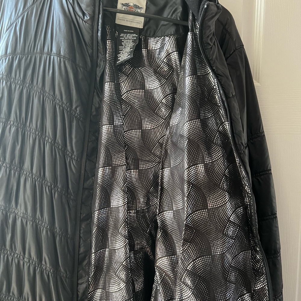 Harley Davidson woman’s jacket. Size 2W but fits like 1X. Good condition